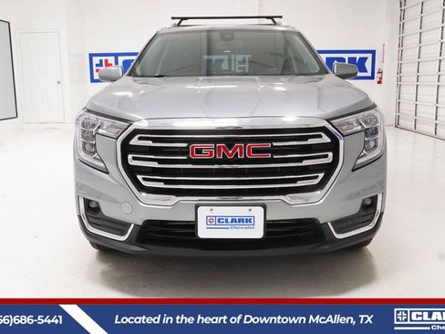 Used 2023 GMC Terrain SLT w/ LPO, 'HIT The Road' Package FWD image 2