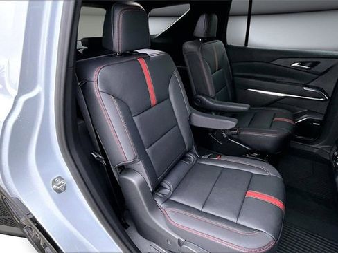 New 2026 Chevrolet Traverse RS w/ LPO, Floor Liner Package image 10