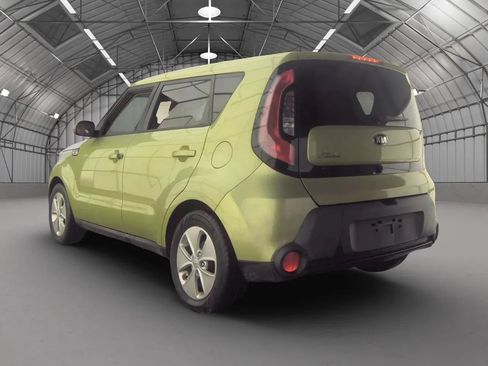 Used 2016 Kia Soul w/ Option Group 020 FWD image 3