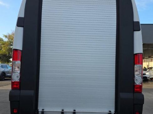 Used 2024 RAM ProMaster 3500 w/ Delivery Van Package FWD image 4