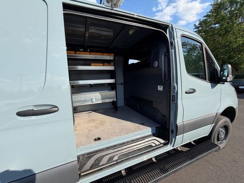 Used 2024 Mercedes-Benz Sprinter 2500 image 4