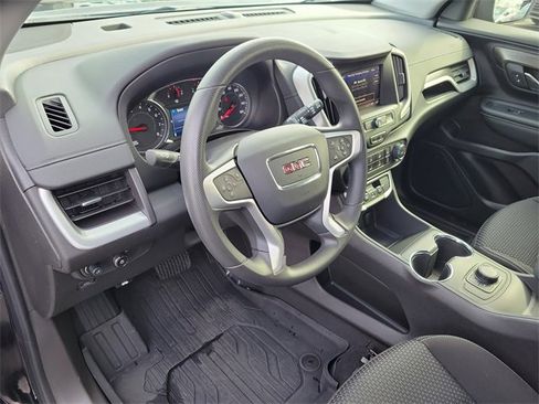 Used 2024 GMC Terrain SLE w/ Elevation Edition image 20