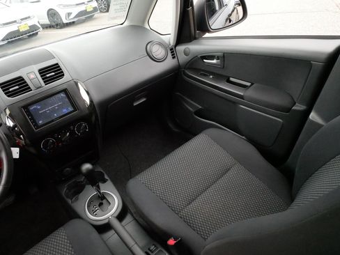 Used 2013 Suzuki SX4 Premium AWD/4WD image 11