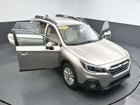 Used 2019 Subaru Outback 2.5i Premium image 35