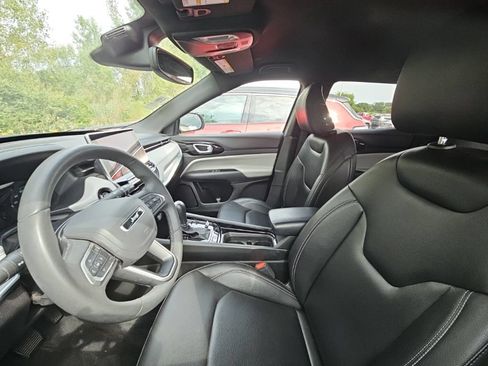 Used 2025 Jeep Compass Limited AWD/4WD image 10