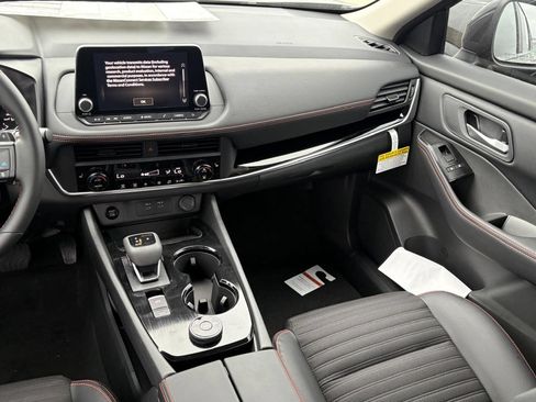 New 2026 Nissan Rogue SV AWD/4WD image 12