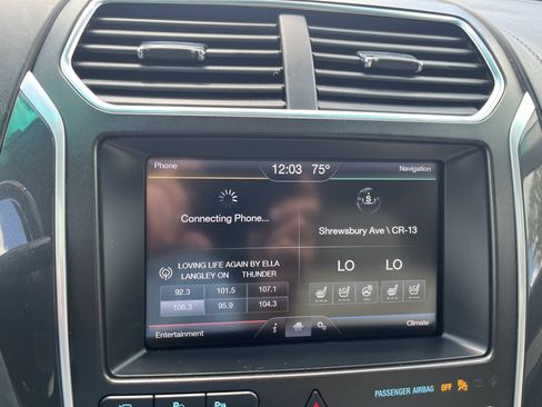 Used 2016 Ford Explorer Platinum AWD/4WD image 19