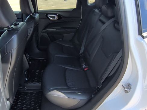 New 2026 Jeep Compass Latitude image 32