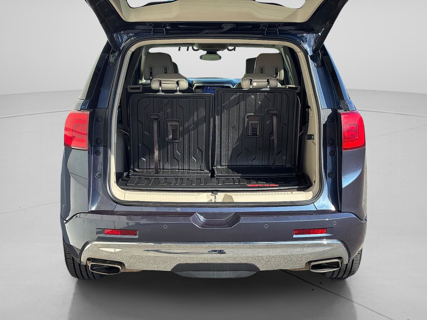 Used 2019 GMC Acadia Denali w/ Technology Package AWD/4WD image 5