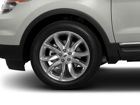 Used 2014 Ford Explorer XLT w/ Equipment Group 202A image 14