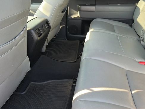 Used 2012 Toyota Tundra 4x4 CrewMax w/ SR5 Pkg image 25