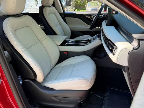 New 2026 Lincoln Aviator AWD image 15