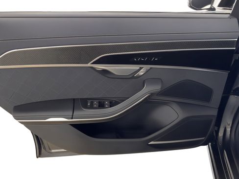 Used 2025 Audi S8 image 17