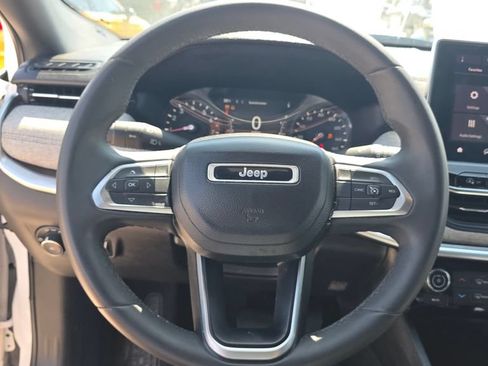 Used 2023 Jeep Compass Latitude AWD/4WD image 14