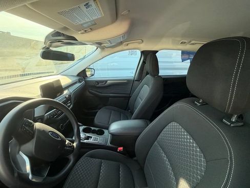 Used 2025 Ford Escape Active FWD image 2