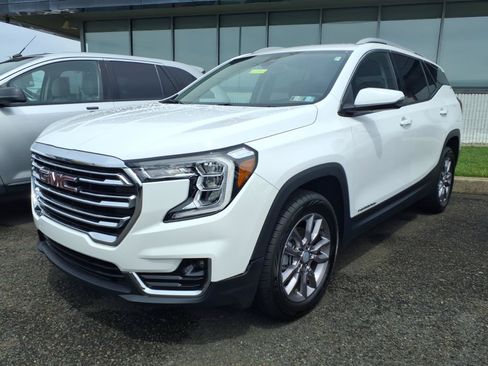 Used 2023 GMC Terrain SLT AWD/4WD image 4