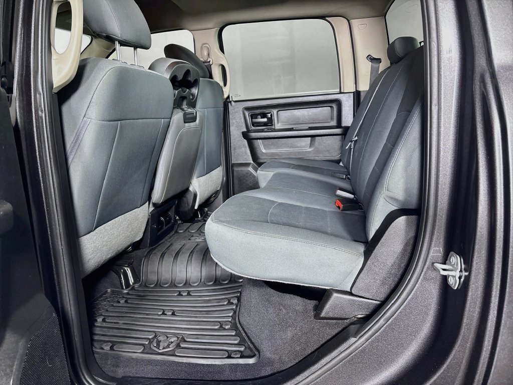 Used 2018 RAM 2500 Tradesman w/ Chrome Appearance Group AWD/4WD image 19