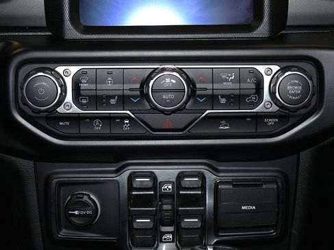 Used 2021 Jeep Gladiator Sport AWD/4WD image 20