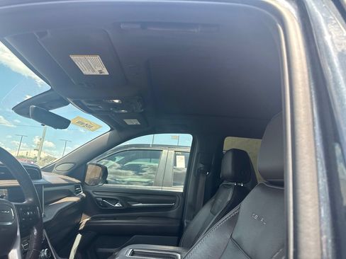Used 2021 GMC Yukon Denali w/ Denali Premium Package AWD/4WD image 8