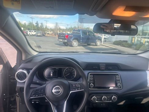 Used 2023 Nissan Versa SV image 12