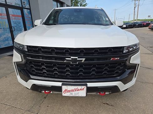 Used 2023 Chevrolet Suburban Z71 w/ Luxury Package AWD/4WD image 16