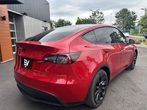 Used 2021 Tesla Model Y Long Range AWD/4WD image 10