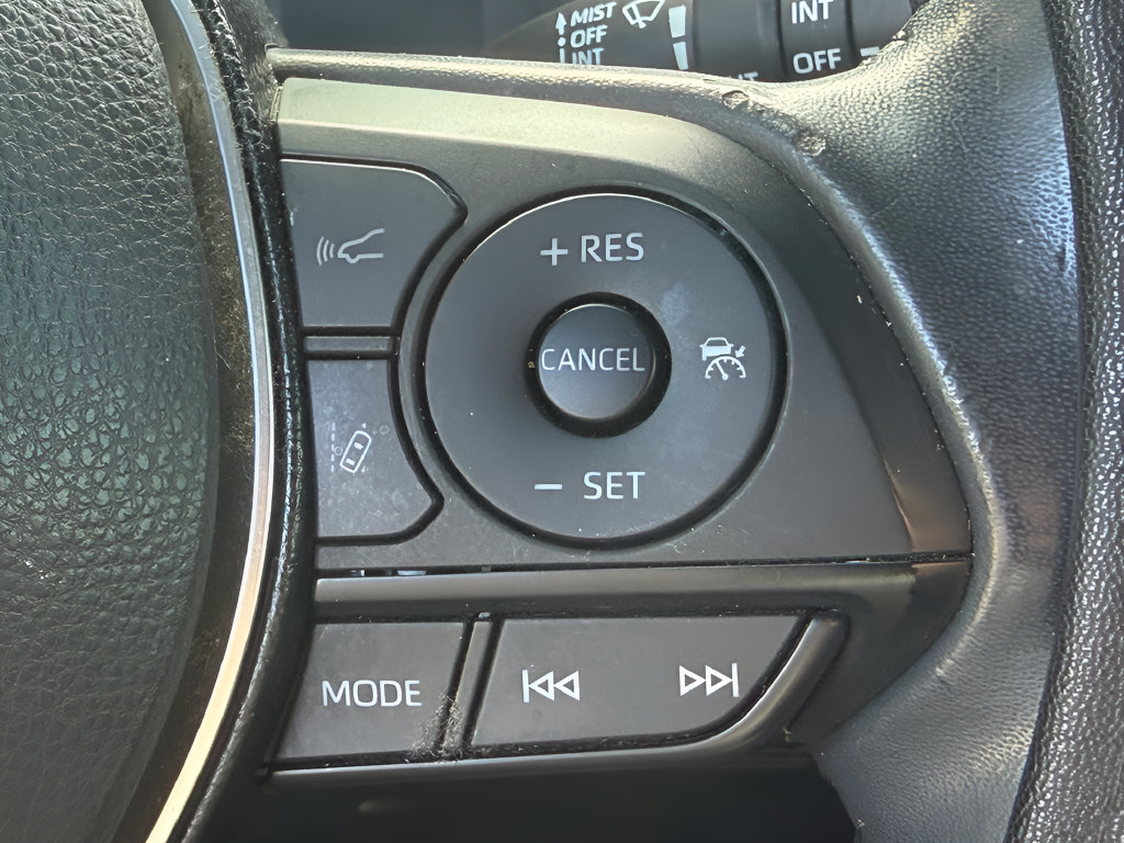 Used 2019 Toyota Corolla SE w/ Carpet Mat Package FWD image 17