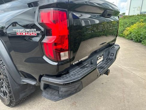 Used 2024 Chevrolet Colorado Trail Boss w/ Safety Package AWD/4WD image 15