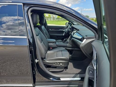 Used 2024 Cadillac XT6 Premium Luxury image 29