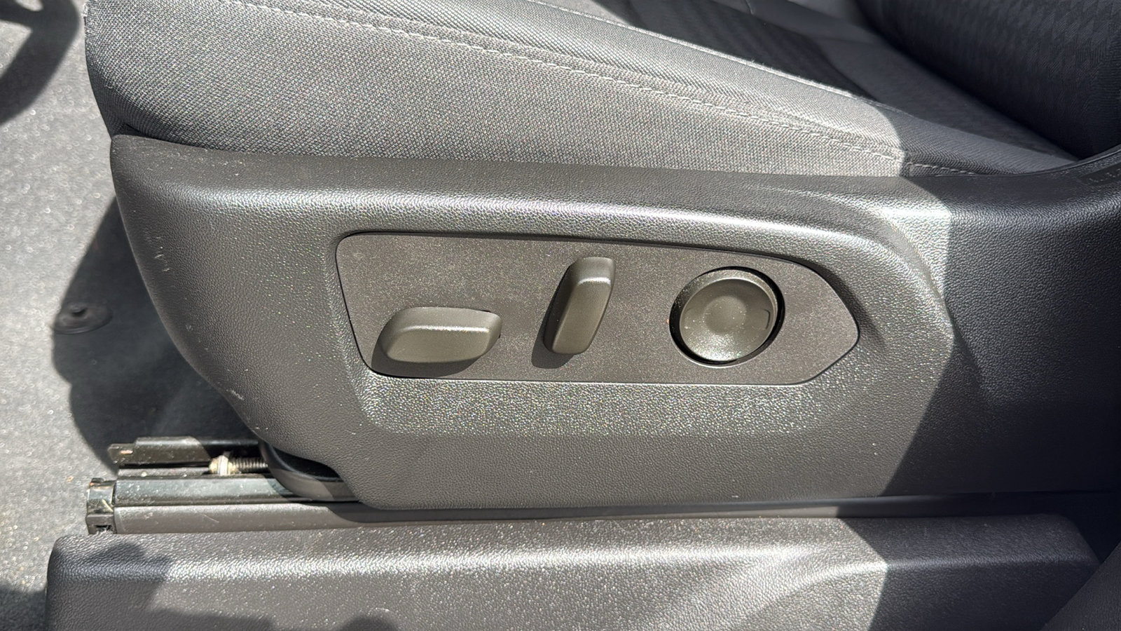 Certified 2022 Chevrolet Silverado 1500 RST AWD/4WD image 14