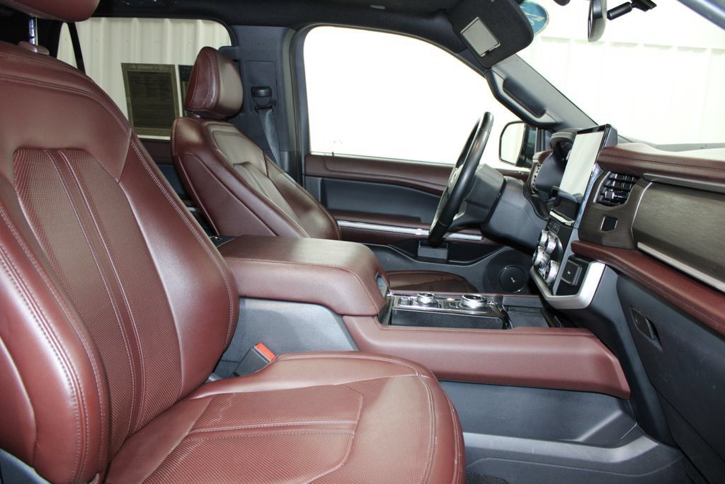 Used 2024 Ford Expedition Limited AWD/4WD image 36
