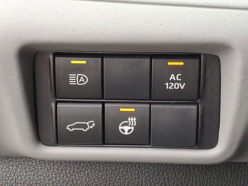 Used 2023 Toyota Highlander Limited image 25