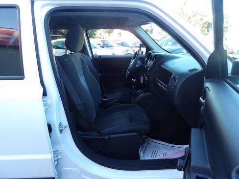 Used 2015 Jeep Patriot Sport FWD image 6