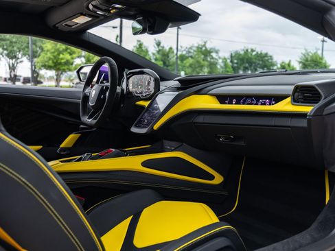 Used 2025 Lamborghini Revuelto AWD/4WD image 44