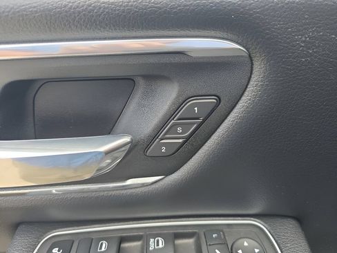 Used 2023 RAM 1500 Laramie AWD/4WD image 32