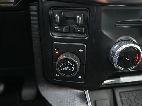 Certified 2023 Ford F150 Platinum w/ Equipment Group 701A High image 33