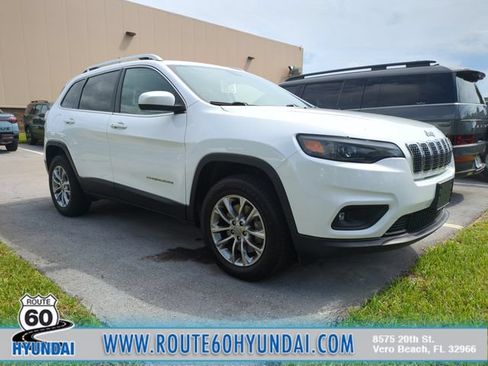 Used 2019 Jeep Cherokee Latitude Plus w/ Comfort/Convenience Group AWD/4WD image 1
