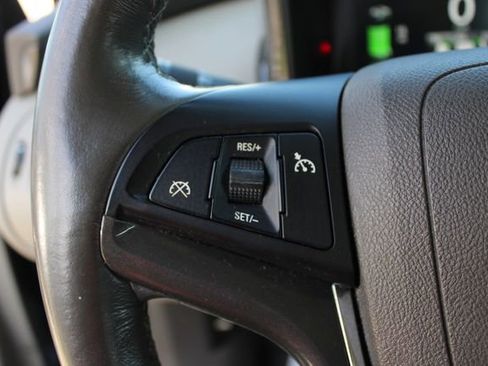 Used 2015 Chevrolet Volt FWD image 4