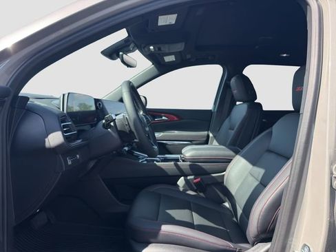 New 2026 Chevrolet Traverse Z71 w/ Driver Confidence Package AWD/4WD image 9
