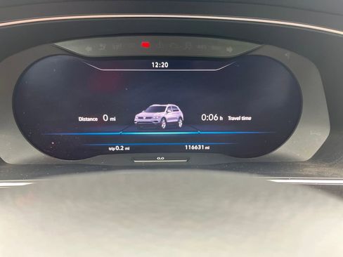 Used 2019 Volkswagen Tiguan SEL image 19