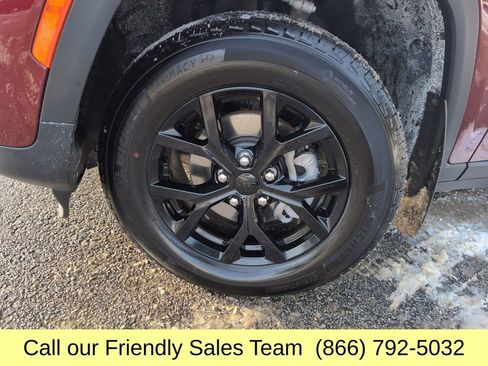 Used 2025 Jeep Grand Cherokee Altitude image 29