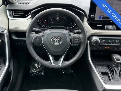 Used 2023 Toyota RAV4 XLE Premium FWD image 16