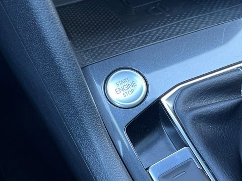 Certified 2022 Volkswagen Tiguan SEL R-Line image 23