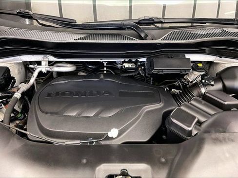 Used 2021 Honda Pilot Touring image 9