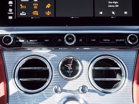 Used 2023 Bentley Continental GT Azure image 60