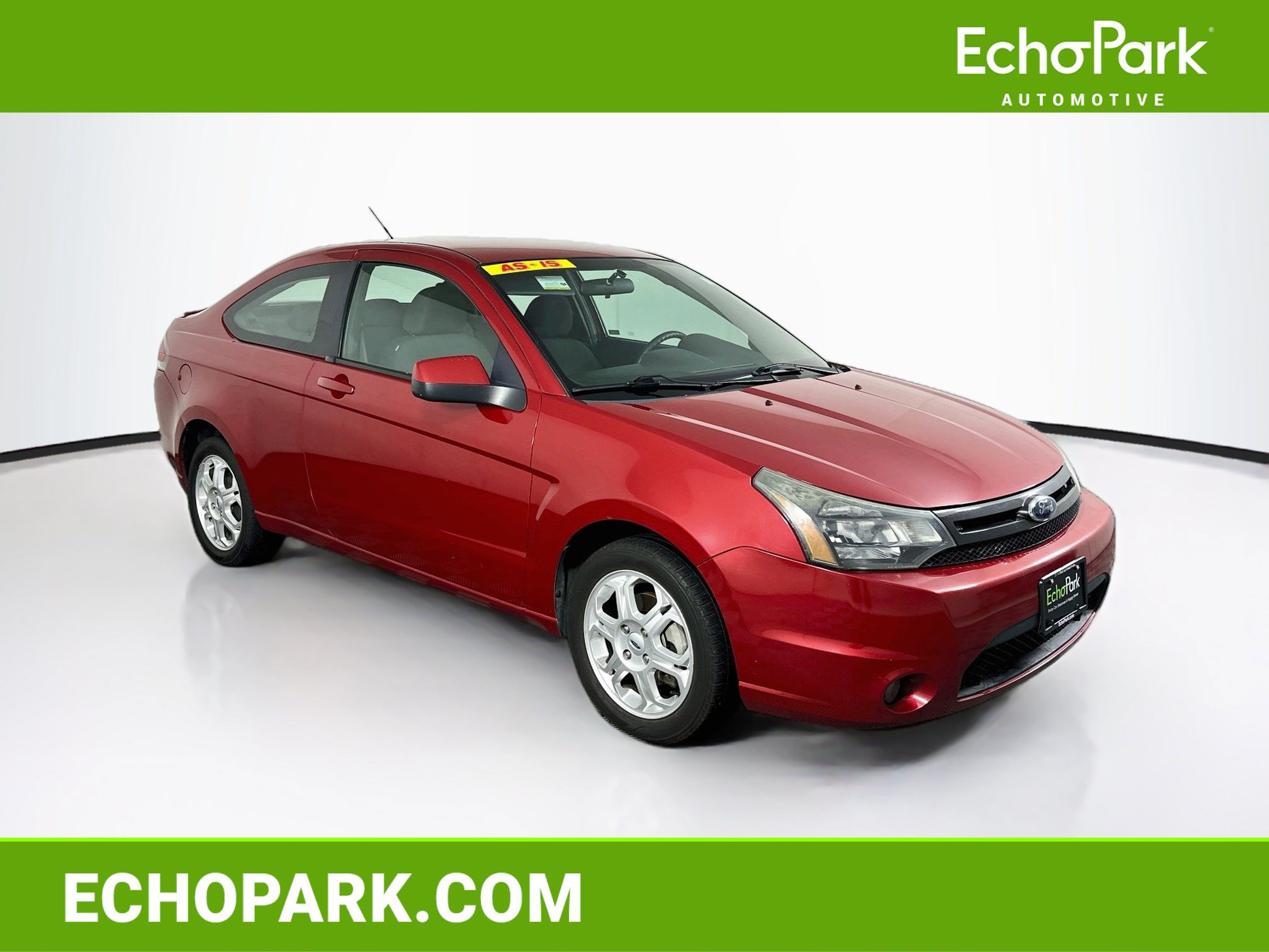 Used 2010 Ford Focus SE FWD image 1