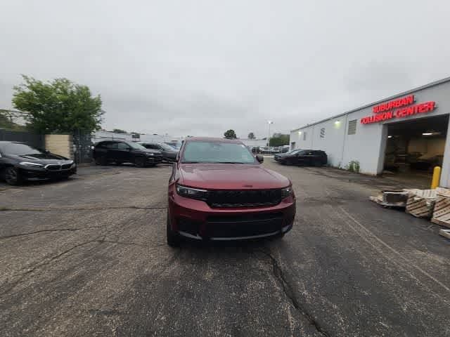 Used 2023 Jeep Grand Cherokee L Laredo AWD/4WD image 5