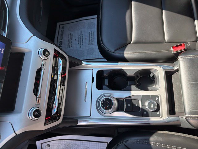 Used 2024 Ford Explorer XLT w/ Equipment Group 202A AWD/4WD image 26