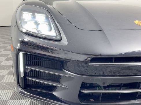 Used 2026 Porsche Panamera image 11