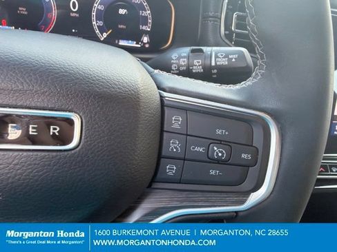Used 2024 Jeep Wagoneer L Series II w/ Flexible Seating Group AWD/4WD image 20